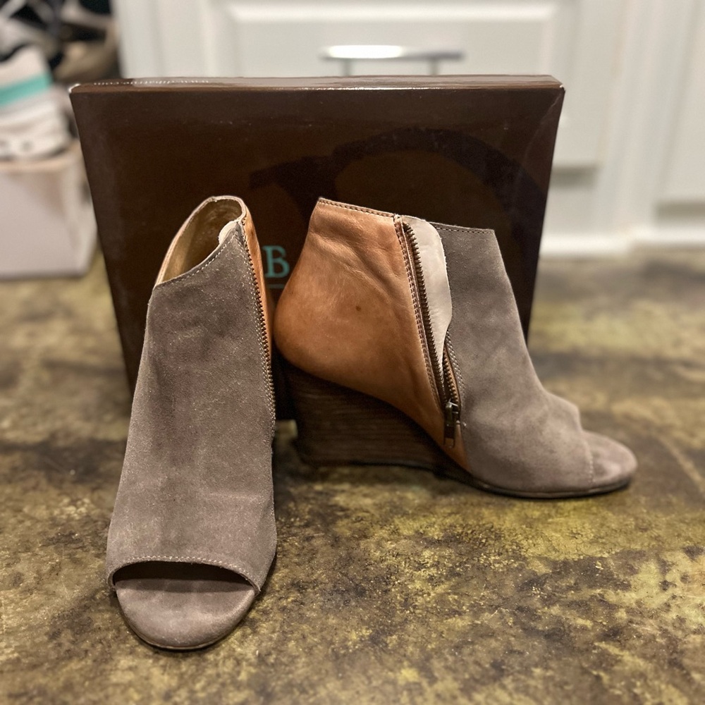 Elegant Two-Tone Peep-Toe Wedge Booties